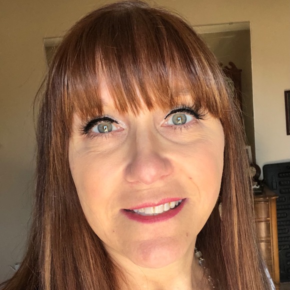 Meet your Posher, Heather - Picture 2 of 3